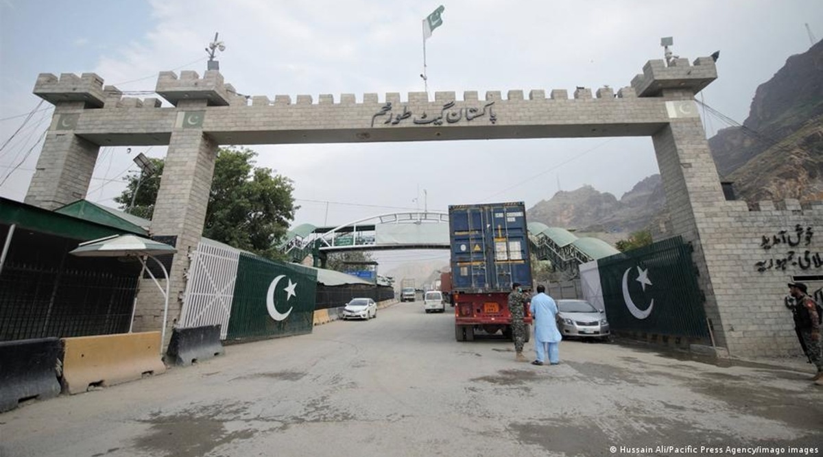 DW's correspondents crossed into Pakistan via the Torkham border crossing	