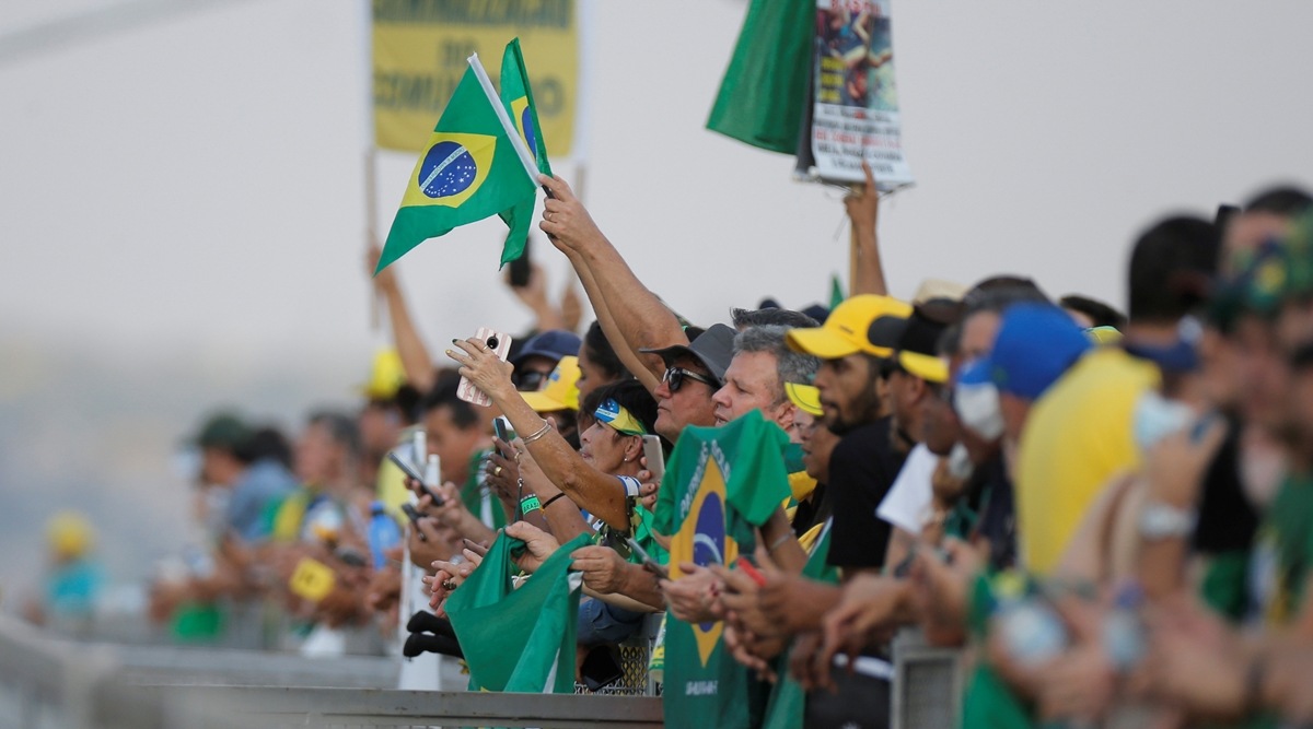 Jair Bolsonaro’s Supporters Force Entry Into Brazil Capital’s Mall ...