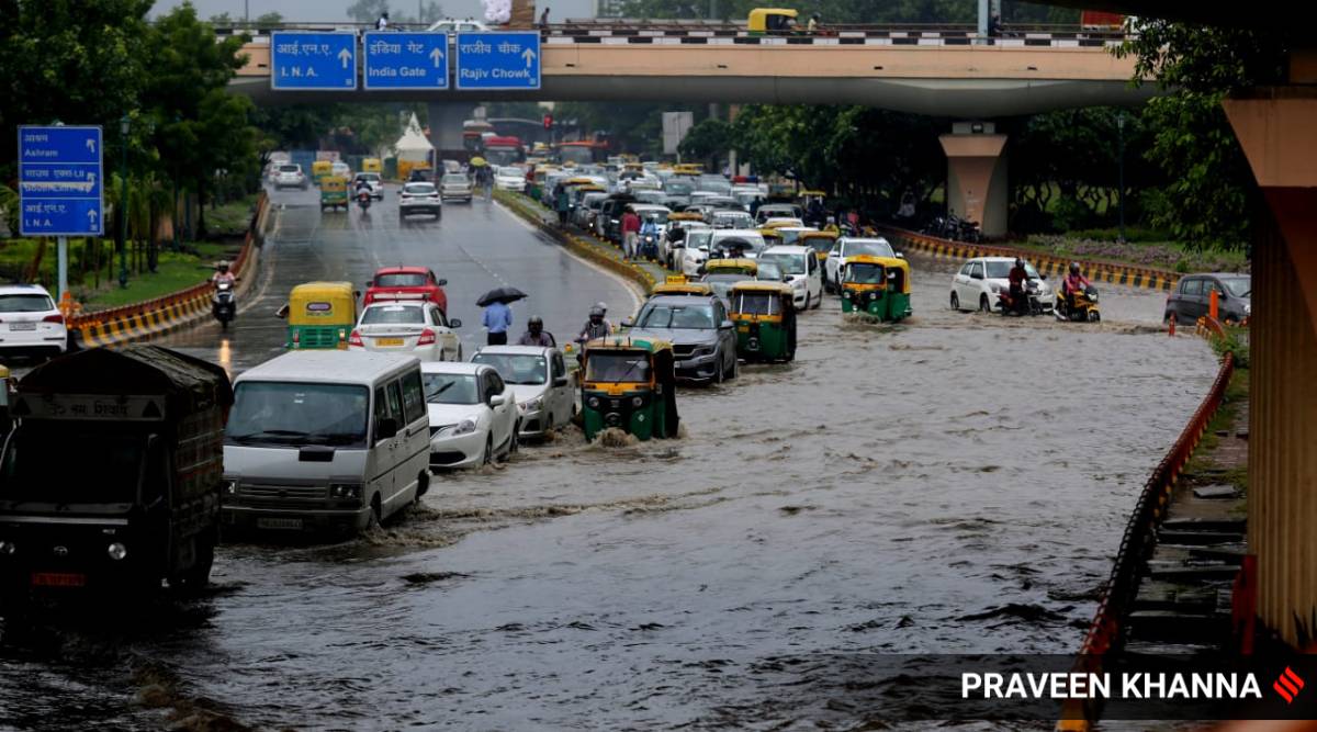 Bus stranded in Delhi underpass, woman stuck in car: Fire Services ...