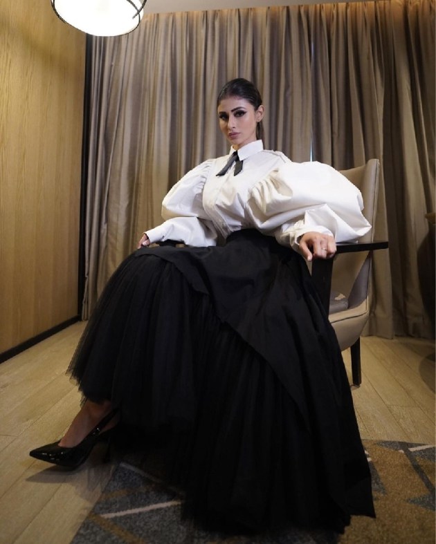mouni pics