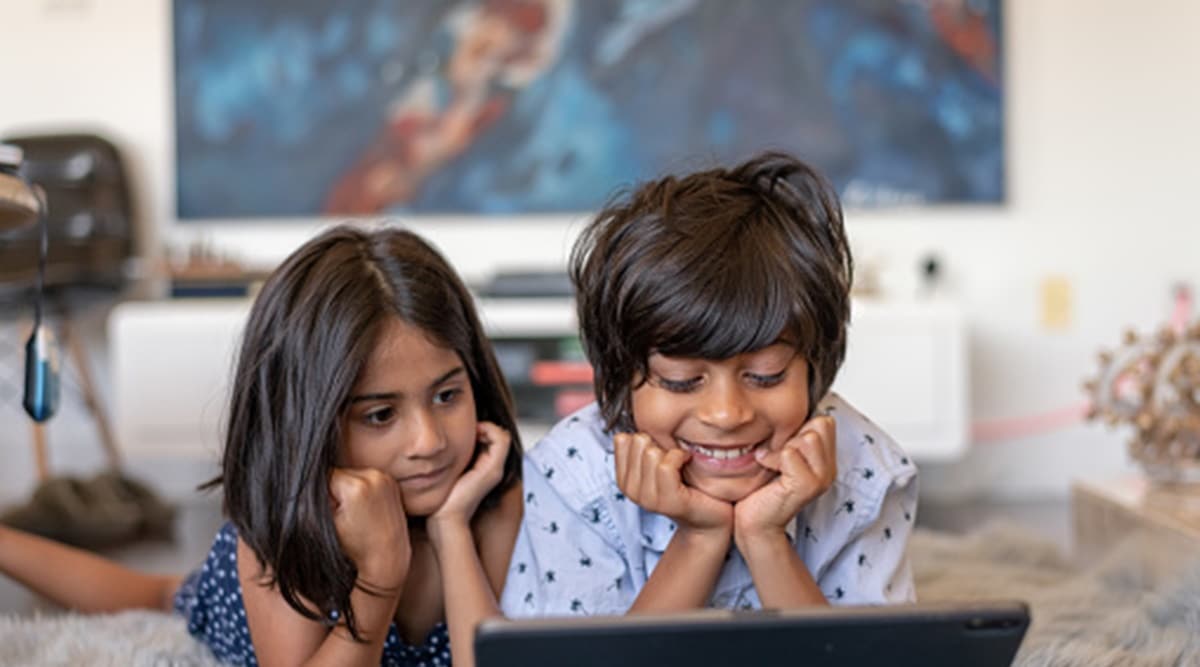 Children are spending long hours on the computer owing to the pandemic. (Source: Screen Time/ Unsplash)