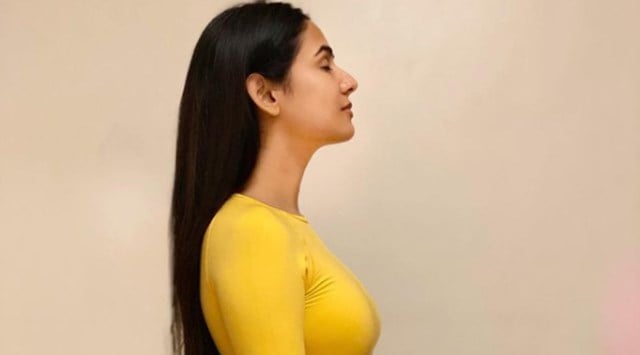 vajrasana, vajrasana benefits, indianexpress.com, indianexpress, how to do vajrasana, sonal chauhan fitness, fitness goals,
