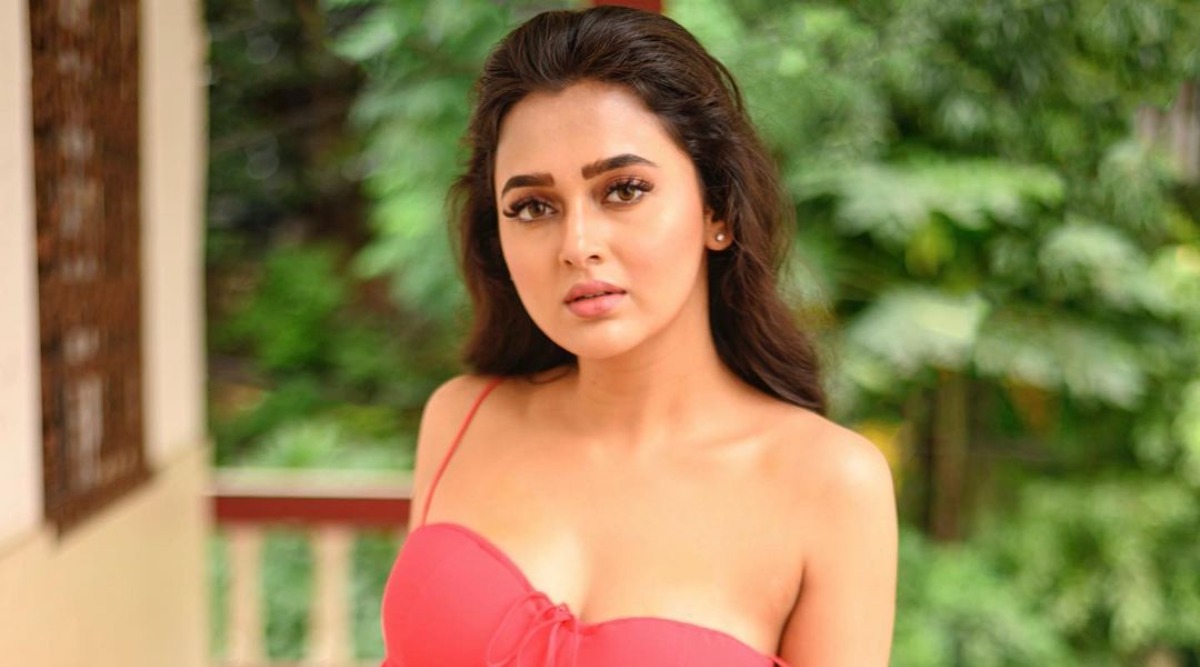 Bedøvelsesmiddel Andet madras Non-controversial' Tejasswi Prakash reveals her Bigg Boss 15 game plan and  it is all about 'entertainment, entertainment' | Television News - The  Indian Express