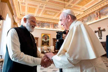 PM Modi holds tete-a-tete with Pope Francis at Vatican | India ...