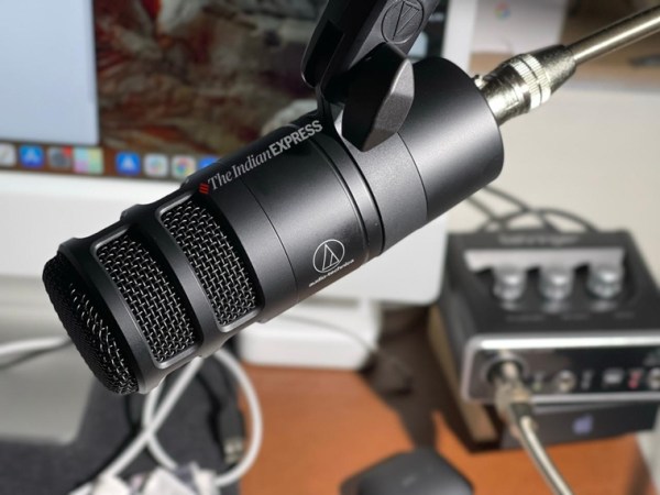 dynamic microphone, microphone, audio-technica, podcast, microphone review, microphone price