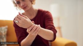 rheumatoid arthritis, what is rheumatoid arthritis, rheumatoid arthritis signs and symptoms, what causes rheumatoid arthritis, rheumatoid arthritis in women, indian express news