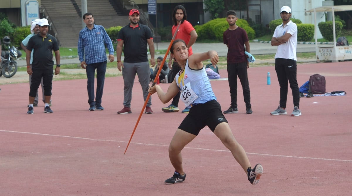 athletics javelin throw