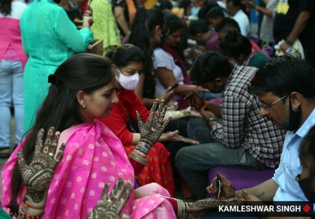 karwa chauth moon pics, karwa chauth news