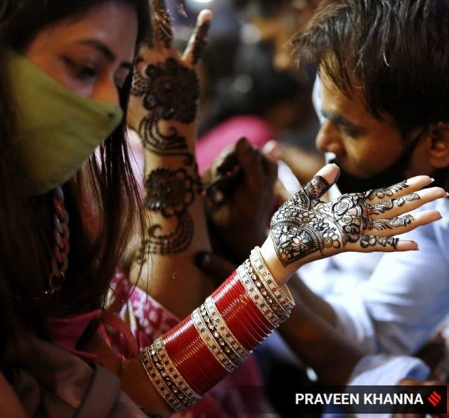 karwa chauth moon pics, karwa chauth news