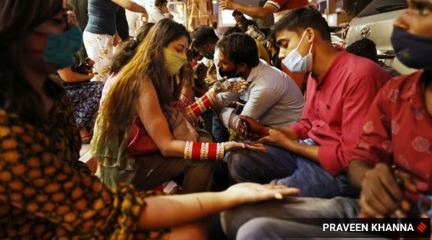 karwa chauth moon pics, karwa chauth news