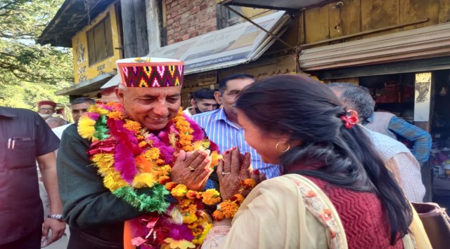 BJP’s Brigadier Khushal Thakur (retd) campaigning in Mandi. 
(Express photo by Navjeevan Gopal)
