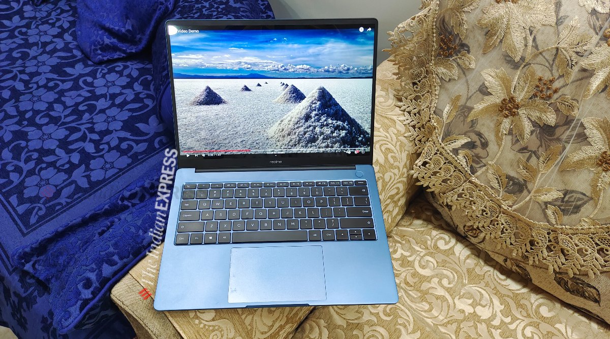 realme laptop slim book