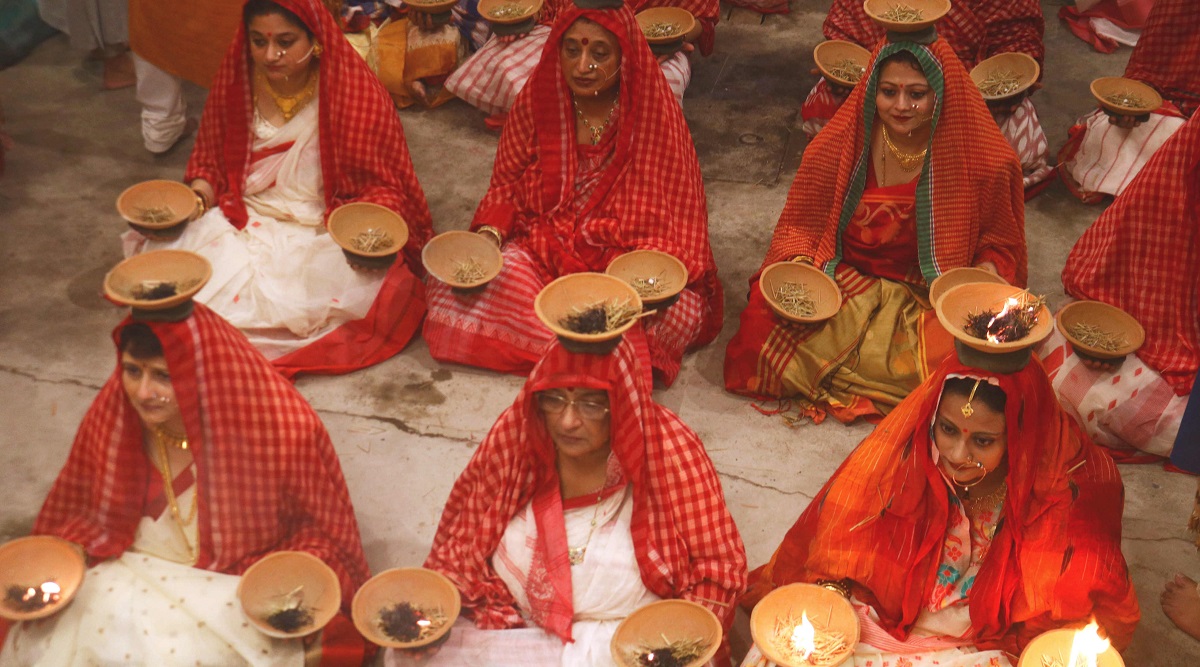 Traditional Fashionable Outfits For Durga Puja 2022 – Sundari