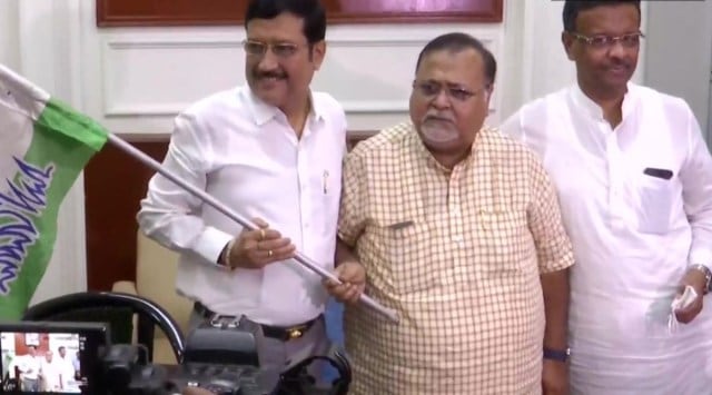 BJP leader Sabyasachi Dutta joins Trinamool Congress in the presence of TMC ministers Firhad Hakim and Partha Chatterjee in Kolkata. (ANI)