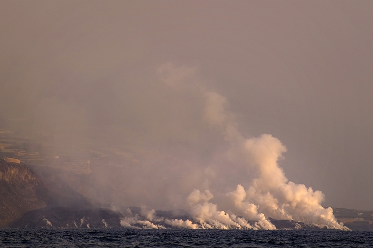 España: erupción de lava de un nuevo respiradero en el volcán La Palma