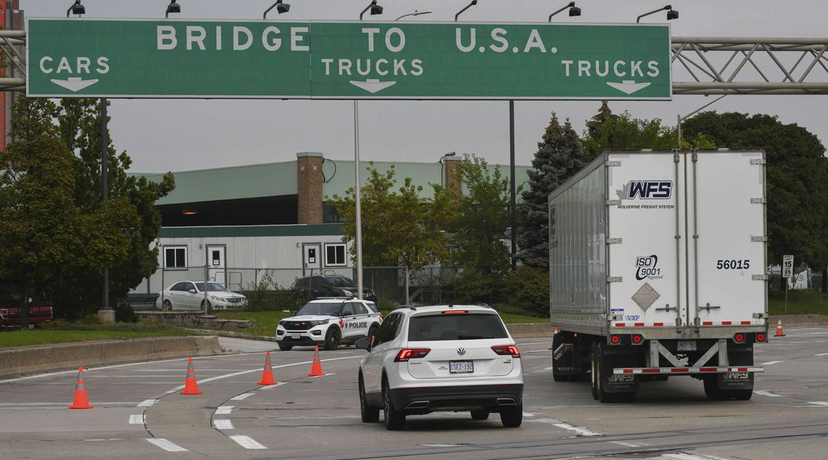 Traffic moves on the Ambassador Bridge border crossing in Windsor, Ontario, Monday, Oct.4, 2021. (Rob Gurdebeke/The Canadian Press via AP)