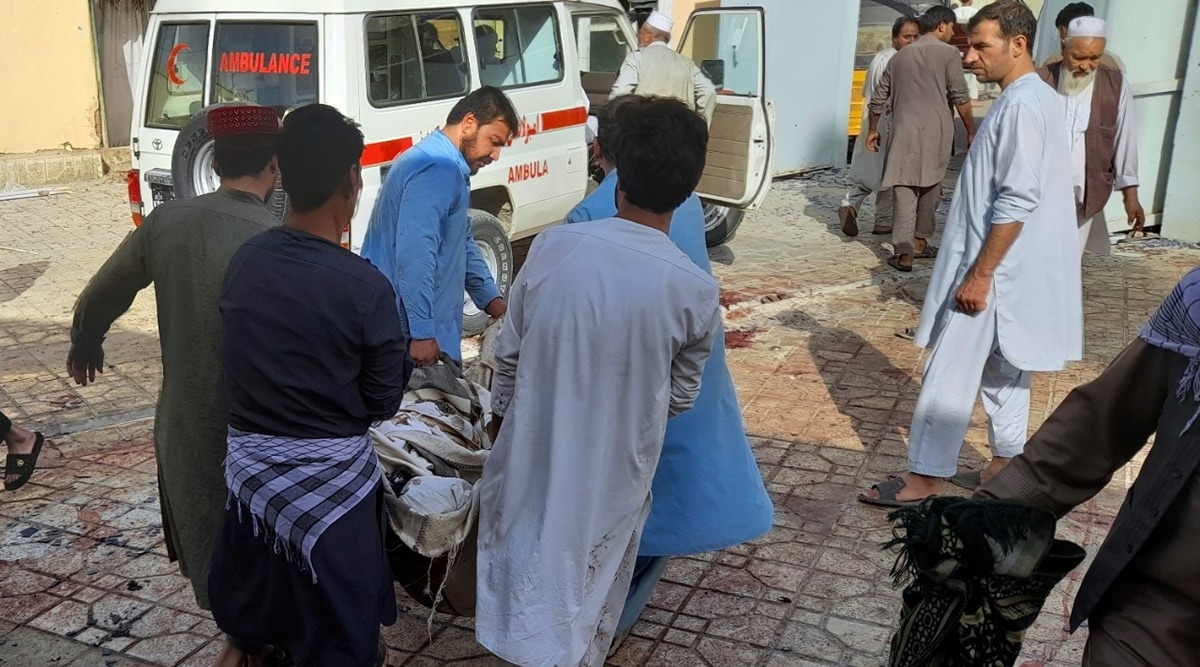 Funzionario talebano: almeno 100 morti e feriti nell’esplosione afghana