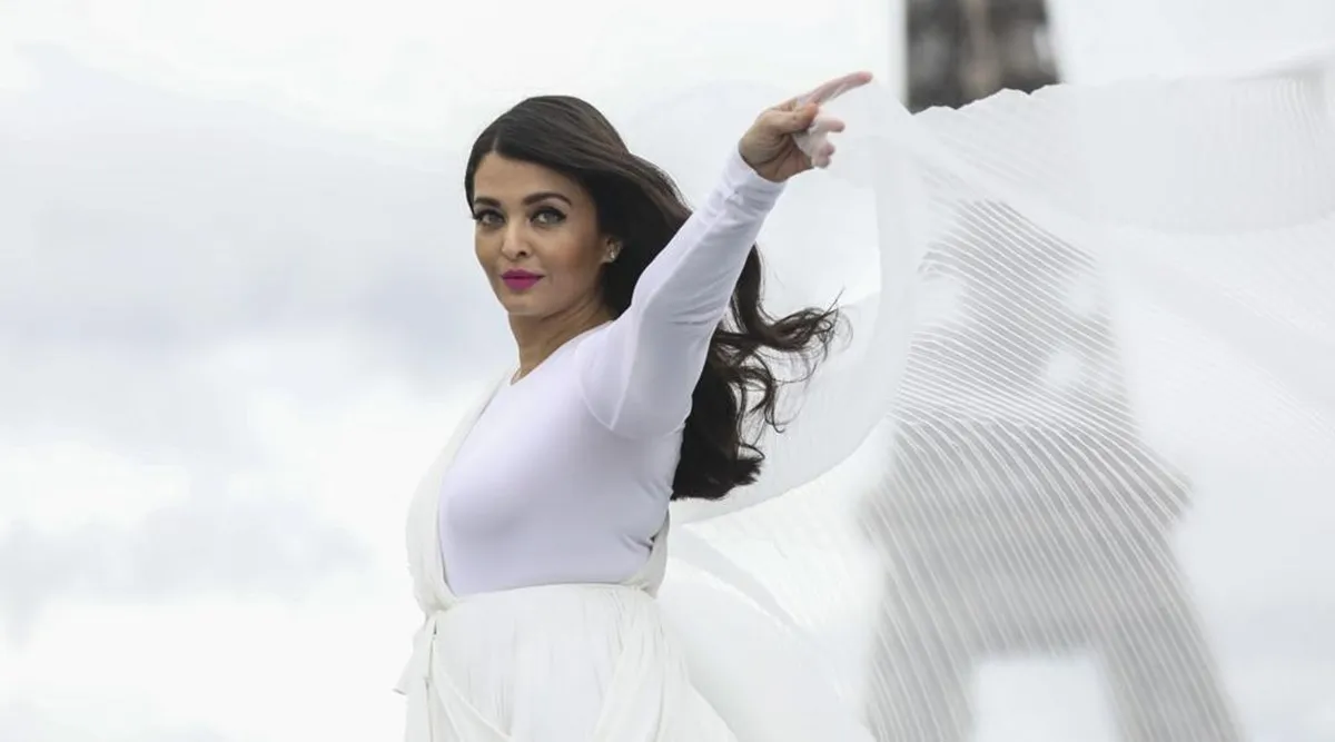 Aishwarya Rai Ki Sexy Video Xxx - Aishwarya Rai Bachchan stuns at Paris Fashion Week, see photos | Bollywood  News - The Indian Express