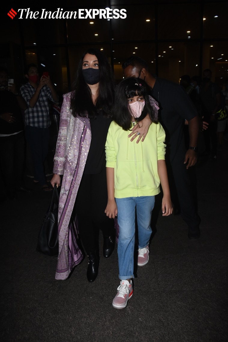 Aishwarya Rai Bachchan Flies To Paris With Abhishek-Aaradhya By