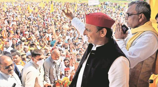 Akhilesh begins by thanking the people of Bundelkhand for their “love”. The BJP will be reduced to zero in Bundelkhand in the coming polls, he says.
(Express Photo/file)