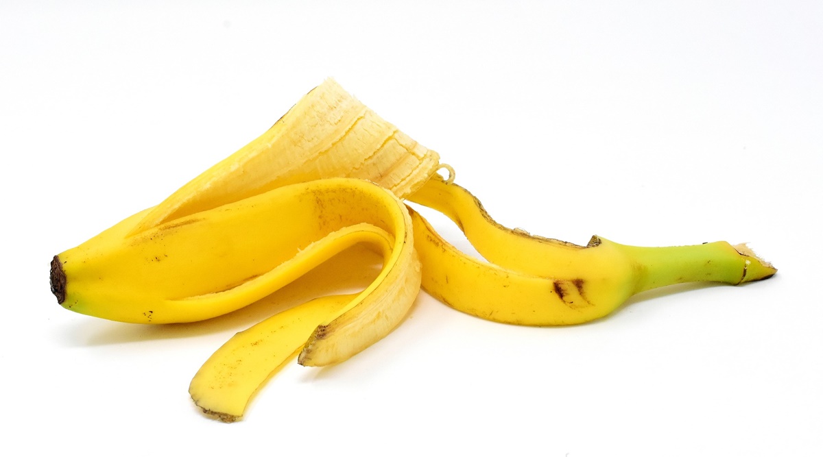 knap blandt Statistisk How to use banana peels to treat pigmentation and acne marks | Lifestyle  News,The Indian Express