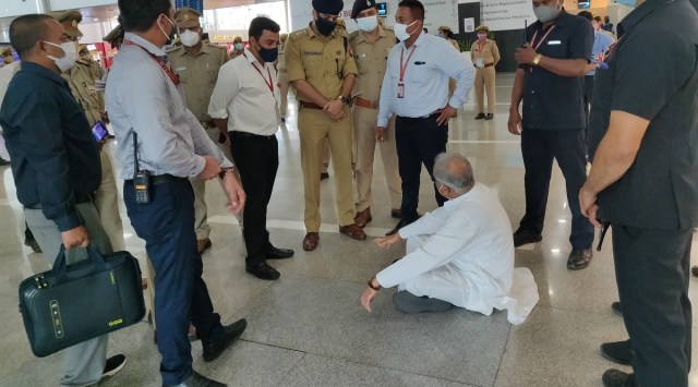 Chhattisgarh CM Bhupesh Baghel sat down in protest after he was not allowed to leave the Lucknow airport. (Twitter/@bhupeshbaghel)