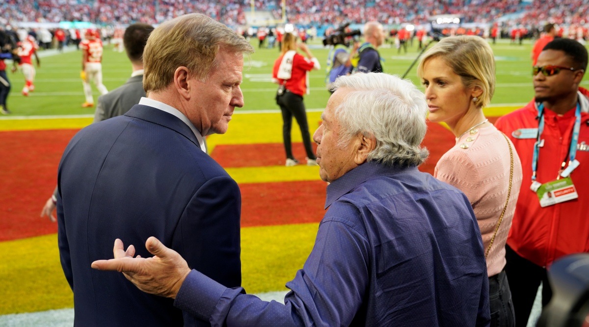 NFL Commissioner Roger Goodell, left, and New England Patriots owner Robert Kraft in Miami Gardens, Fla. on Feb. 2, 2020. Wealthy people like Goodell may not fare as well as super-wealthy NFL owners like Kraft come tax time. (The New York Times)

