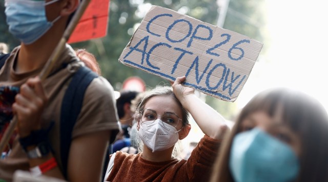 People take part in the 'Global march for climate justice' in Milan, Italy. (File photo via Reuters)