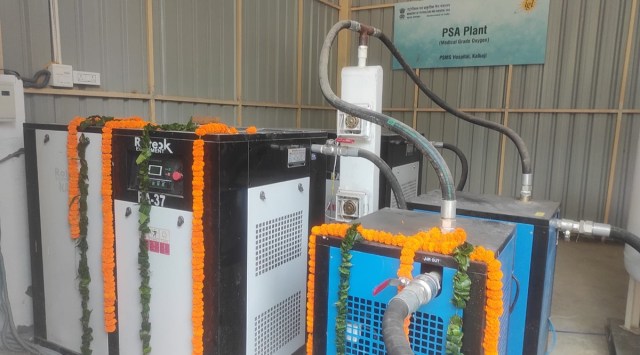 PSA oxygen plants were set up at Tilak Nagar Colony Hospital and Poornima Sethi Multi Speciality Hospital in Kalkaji. (Photo: Twitter/SDMC)