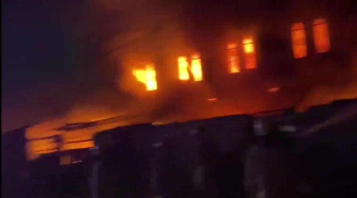 delhi okhla fire