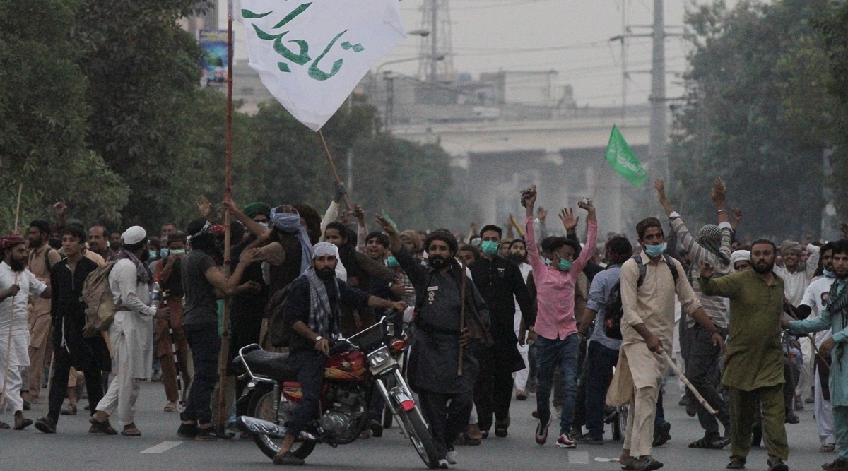 Violence Erupts At Islamists Rally In Pakistan, Killing Four People ...