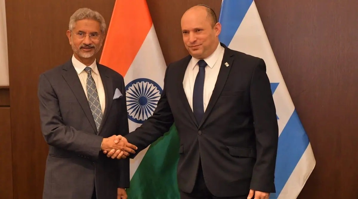 External Affairs Minister S Jaishankar with Israeli Prime Minister Naftali Bennett. (Source: Twitter/@DrSJaishankar)