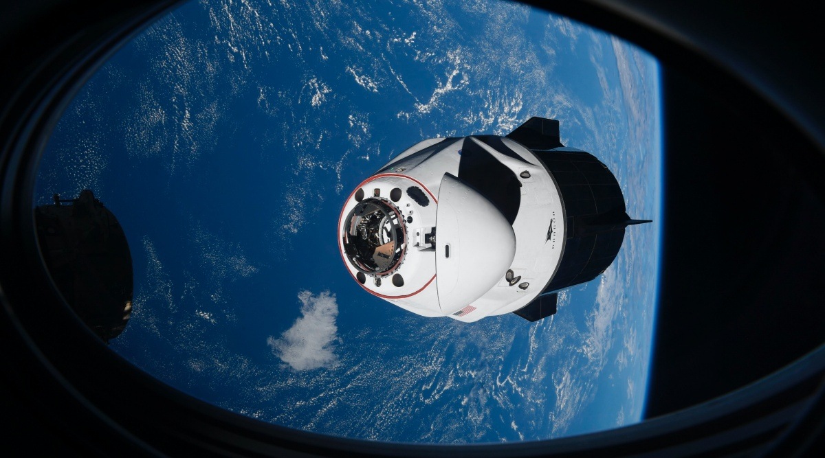 Mike Hopkins
@Astro_illini
Resilience welcomed her sibling Endeavor to the 
@Space_Station
 In this Saturday, April 24, 2021, file photo made available by NASA, the SpaceX Crew Dragon capsule approaches the International Space Station for docking.(AP)
