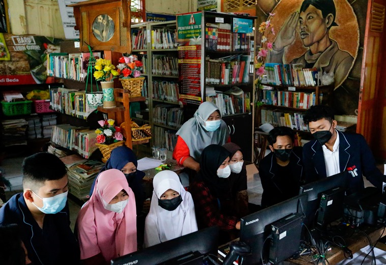 trash library, trash for books, Indonesia literacy