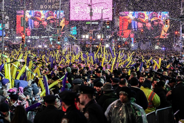 New York Welcomes Back Fully Vaccinated Revelers For New Years Eve In Times Square Life Style