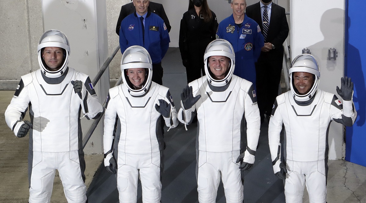 SpaceX trae 4 astronautas de regreso a la Tierra, poniendo fin al vuelo de 200 días