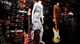 Julien's Auctions, Rock and Roll Julien's Auctions, eric clapton guitar