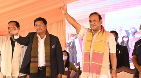 Meghalaya CM Conrad Sangma (Left) with his Assam counterpart Himanta Biswa Sarma. (Photo: Twitter/@himantabiswa)