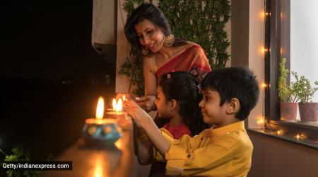 Diwali, Diwali 2021, Diwali celebrations, Diwali celebrations in the pandemic, safe Diwali, how to have safe Diwali celebrations, indian express news
