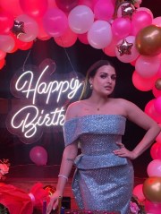 Himanshi Khurana 99
