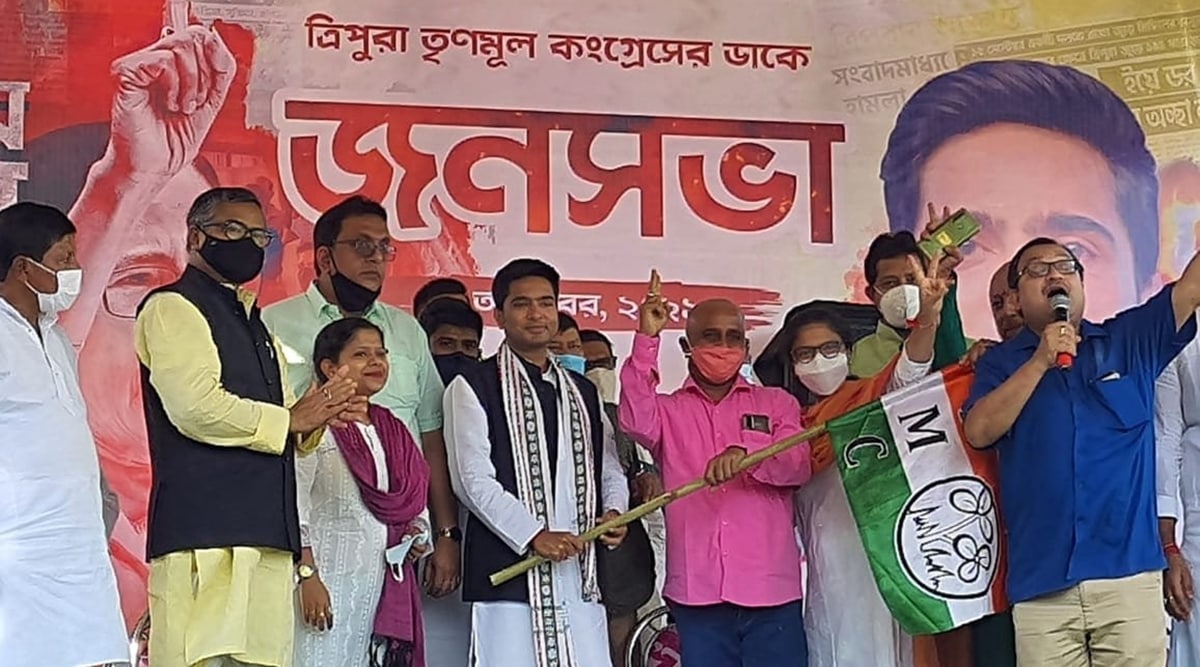 Former BJP leader from Tripura Ashish Das with TMC General Secretary Abhishek Banerjee in Agartala. (ANI)