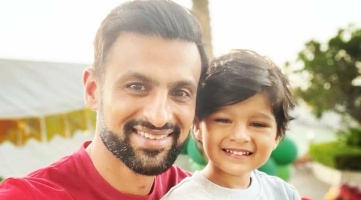 Shoaib Malik, Pakistan all-rounder, pcb, son's illness, pcb, pakistan cricket news, pakistan vs bangladesh, third t20i, Izhaan, sports news, indian express