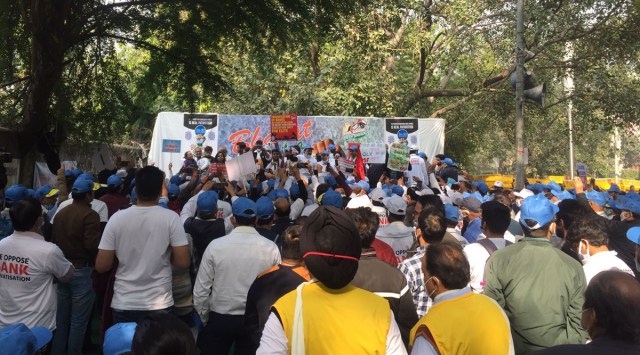 'Bank Bachao Desh Bachao Rally' was held at New Delhi's Jantar Mantar on Tuesday. (Photo: Twitter/@DSFJNU)