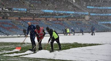 premier league burnley vs tottenham postponed due to heavy snow at turf moor sports news the indian express premier league burnley vs tottenham postponed due to heavy snow at turf moor sports news the indian express