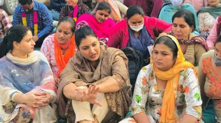 AAP's Gagan Anmol Mann with NHM employees during a protest. (Photo: Twitter@AnmolGaganMann)