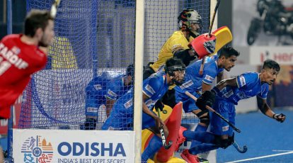 Hockey goalkeeper's equipment: The evolution of Rule 11