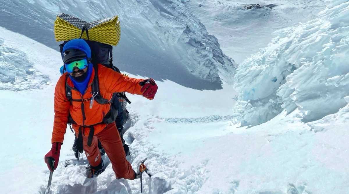 Anurag has even attended work-related meeting calls at an altitude of 14,000-plus feet. (Photo: Instagram @catchmeanurag)