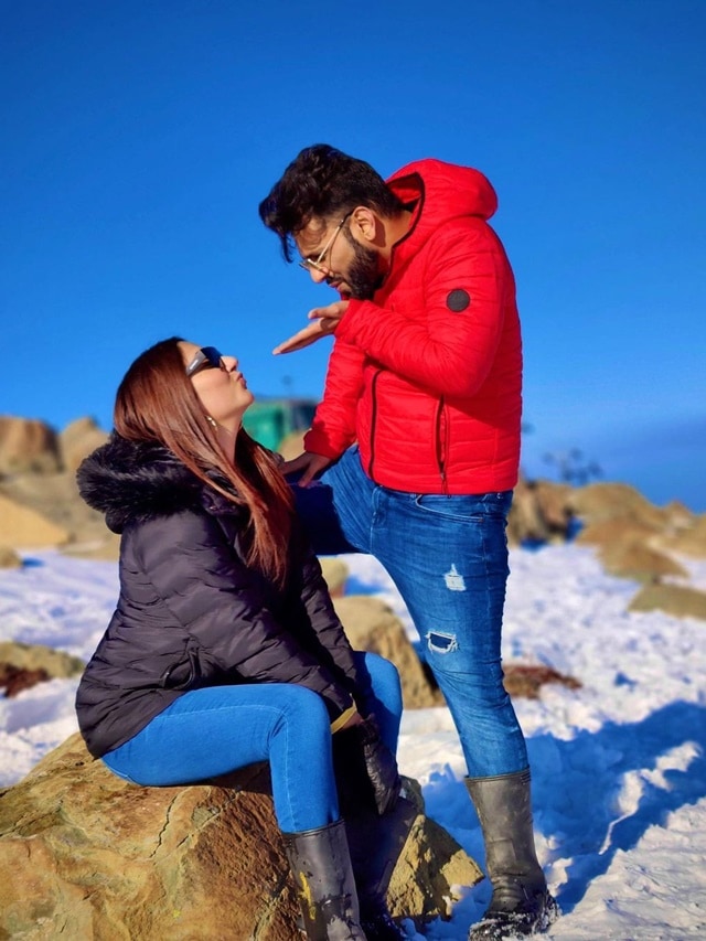 Rahul Vaidya celebrated wife Disha Parmar birthday in Kashmir The