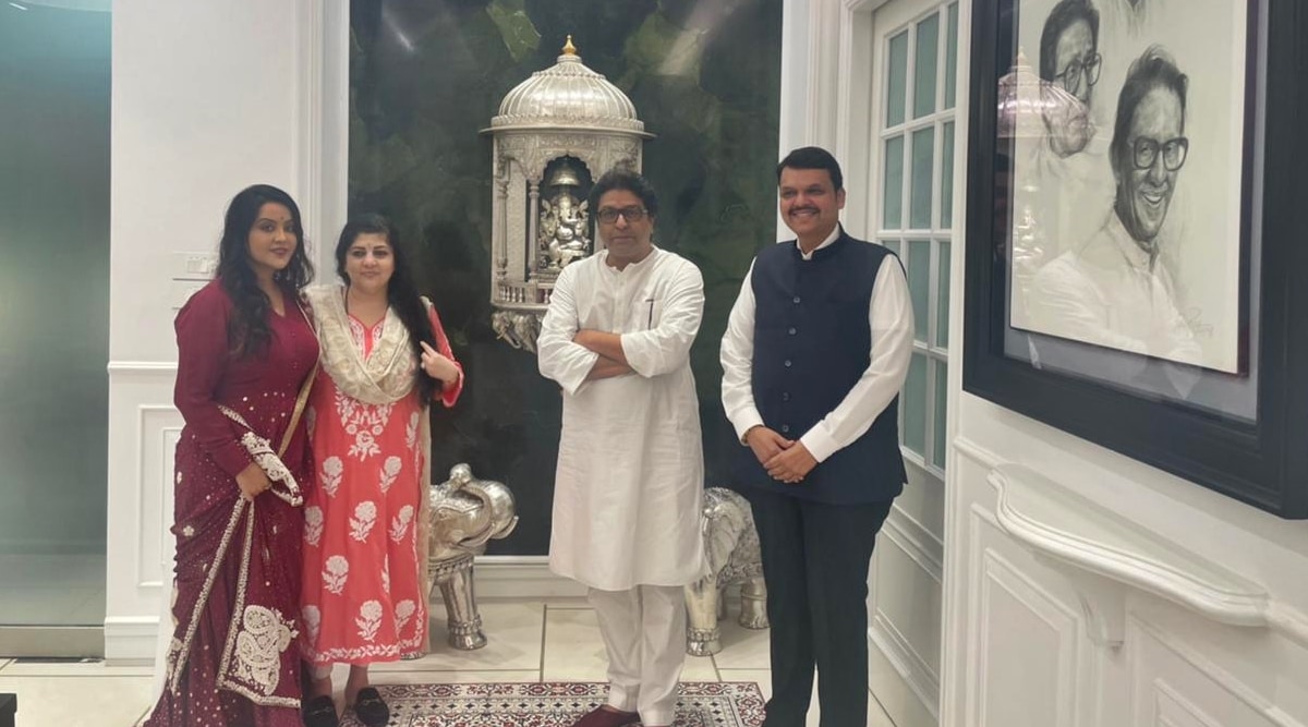 Opposition leader Devendra Fadnavis with Maharashtra Navnirman Sena president Raj Thackeray.