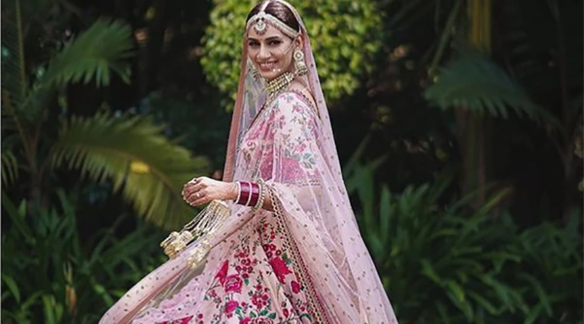 An Ultimate Guide To Pick The Perfect Shade For Your Wedding Lehenga As Per Skin  Tone - FNP Venues